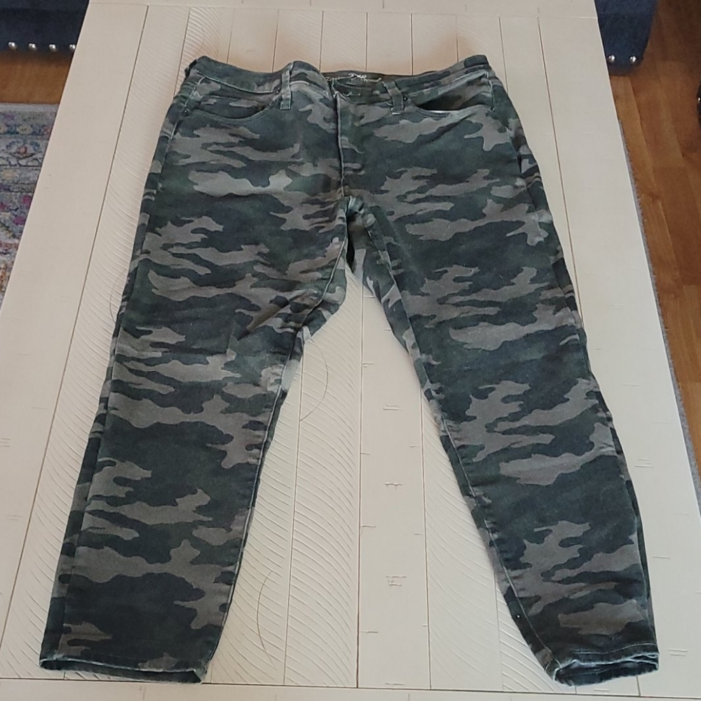 High Rise Skinny Crop Camo Jeans